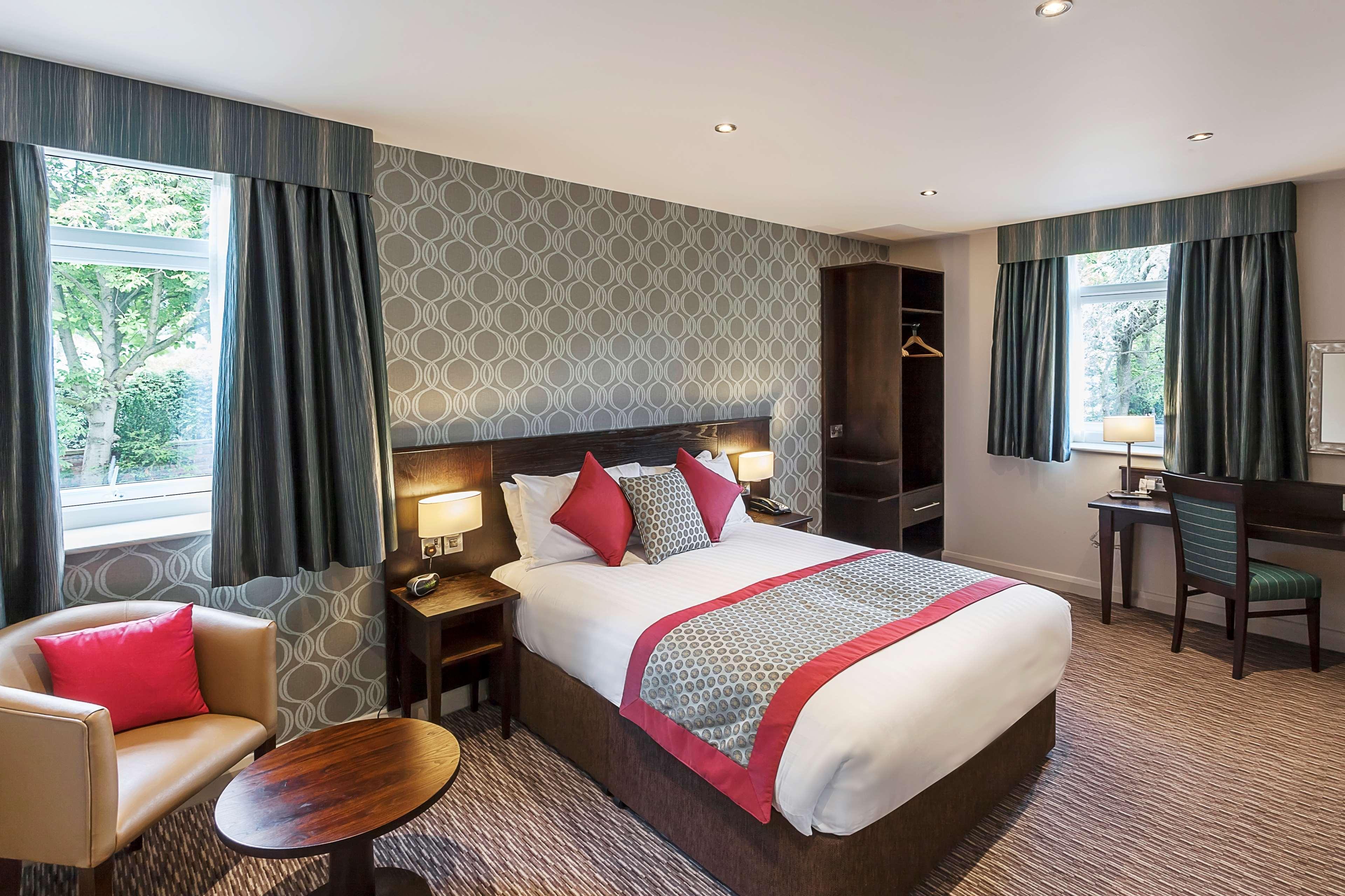 Best Western Plus Pinewood Manchester Airport-Wilmslow Hotel Exterior photo