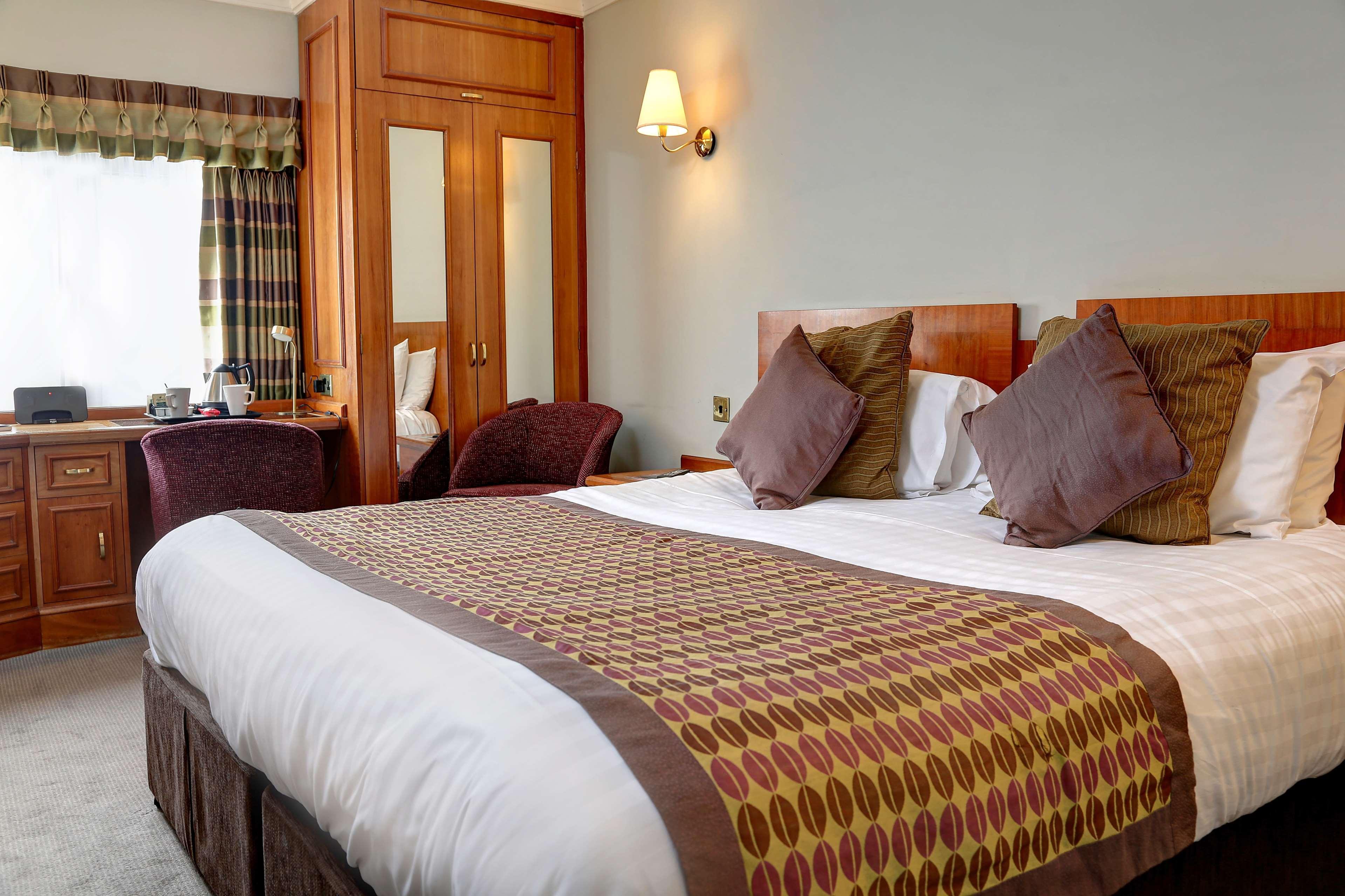 Best Western Plus Pinewood Manchester Airport-Wilmslow Hotel Exterior photo