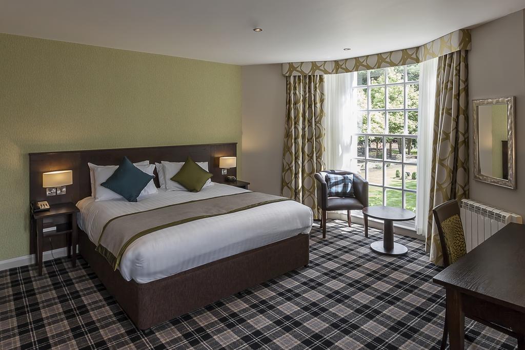 Best Western Plus Pinewood Manchester Airport-Wilmslow Hotel Exterior photo